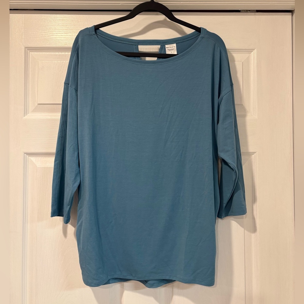 Athleta Ease In Oversize 3/4 Sleeve Keyhole Back Yoga Top